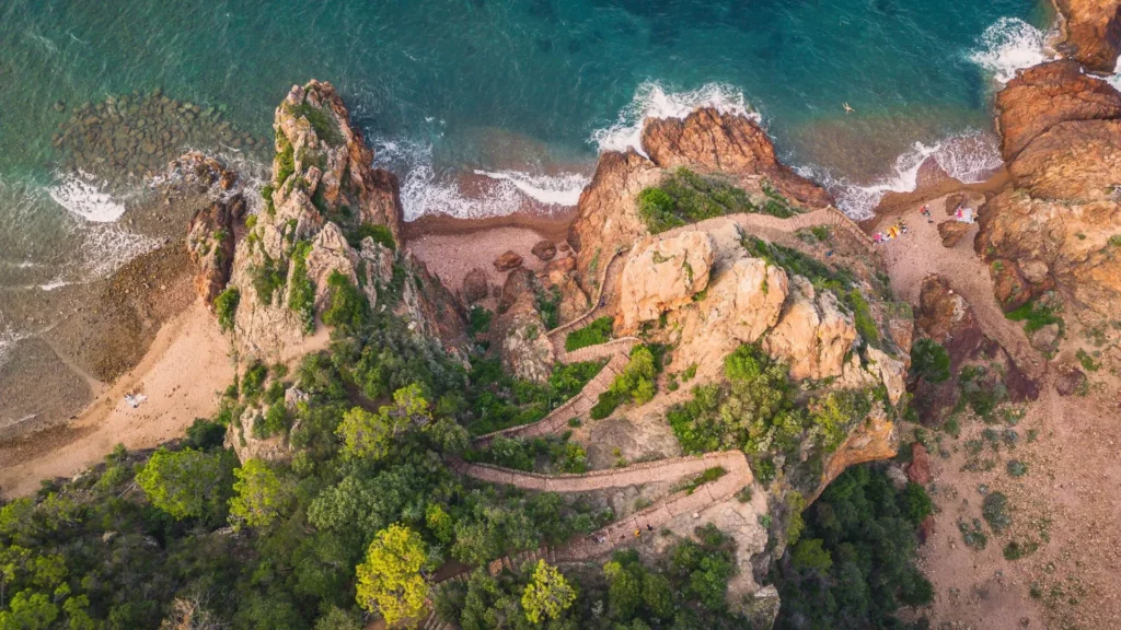 Les randonnées pour accéder au Pic du Cap Roux