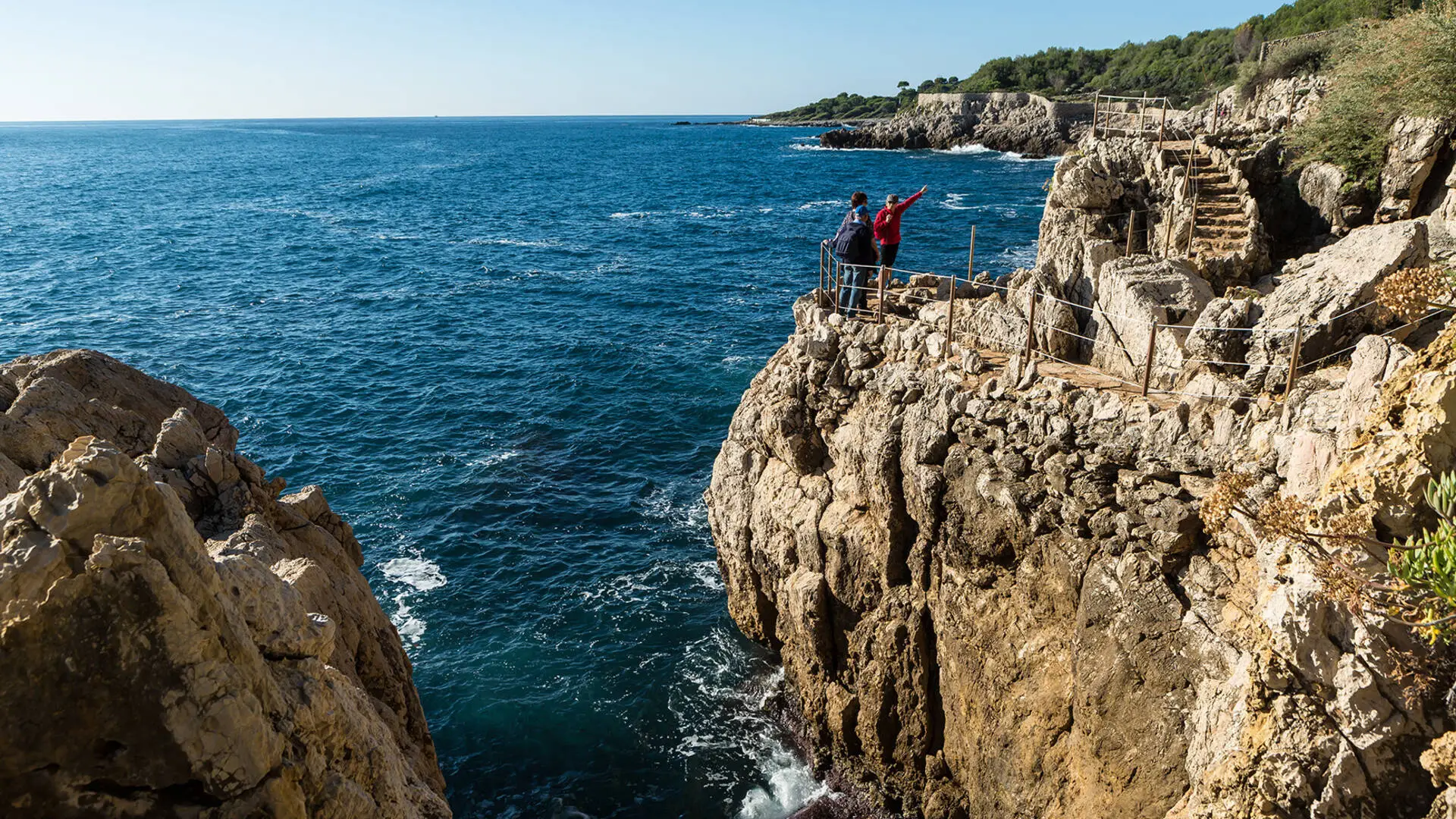 Découvrez le sentier du littoral à Nice : un trésor Méditerranéen