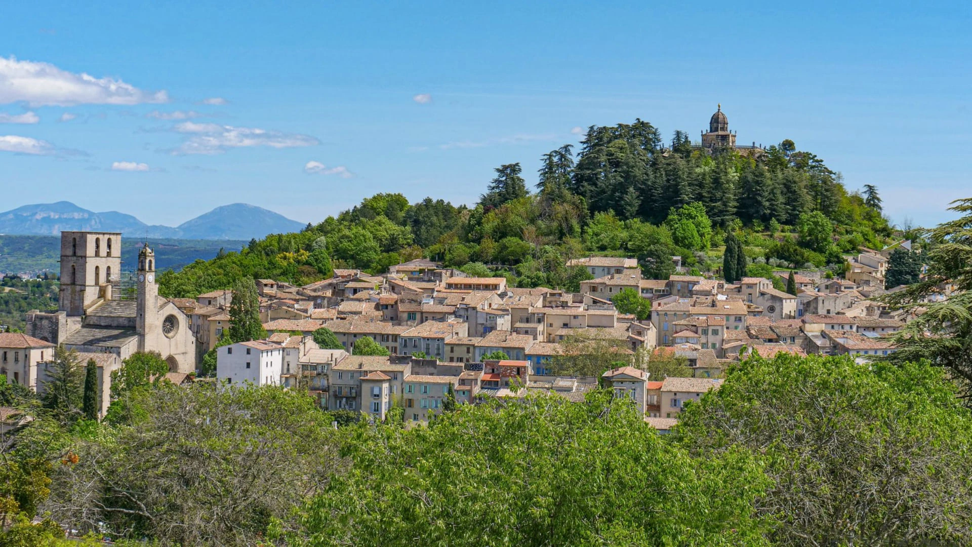 Une journée à Forcalquier, village Perché du Luberon