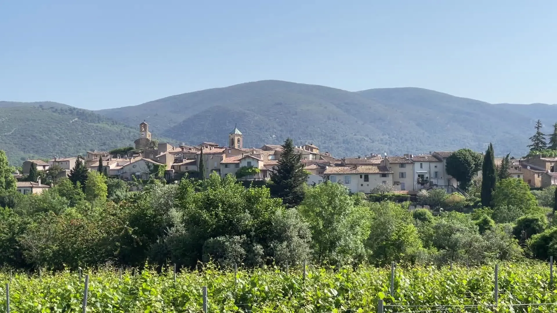 Randonnées autour de Lourmarin : découvrez les plus beaux sentiers du Luberon